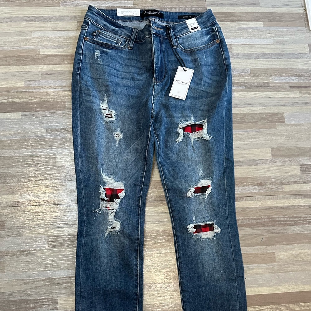 Size 7 Judy blues mid rise skinny fit